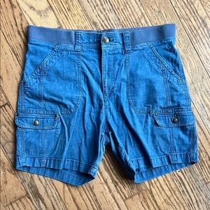 Lee Blue Cargo Shorts with Relaxed Fit and Cotton Comfort